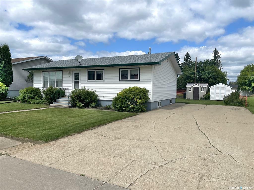 Property Photo: 414 2nd Street S SK S0K 4P0