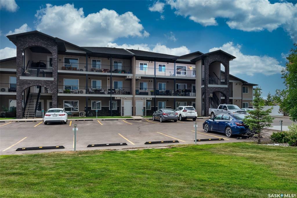 Property Photo:  125 Willis Crescent 135  SK S7T 0T1 