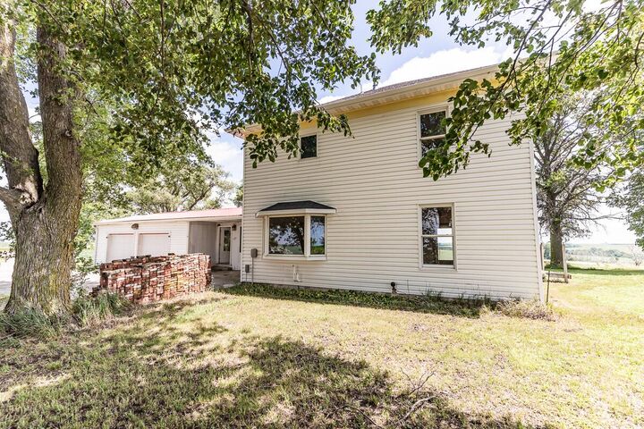 Property Photo:  1139 US-34  IA 51533 