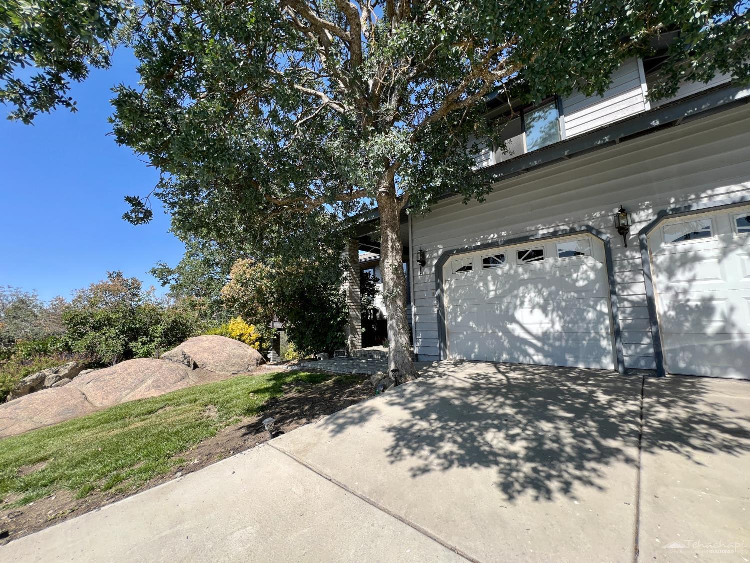 Property Photo: 29060 Peregrine Place CA 93561