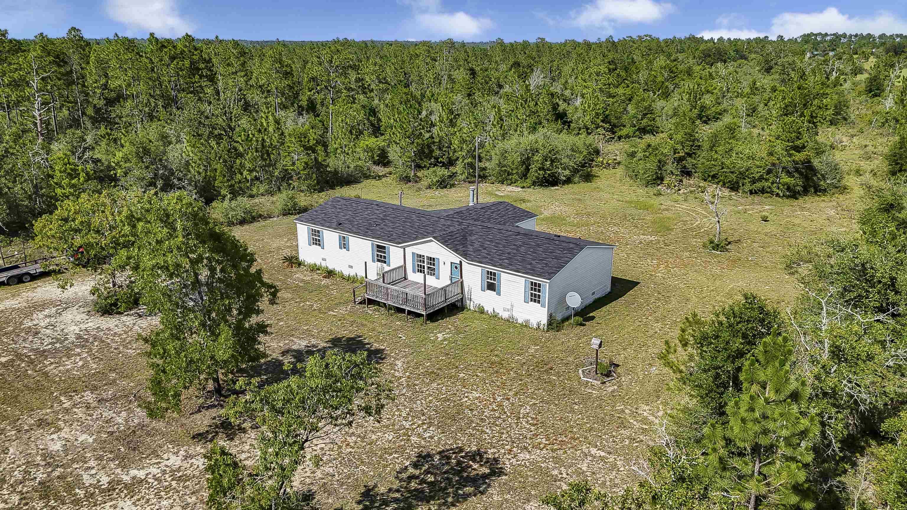 Property Photo:  106 Fairview Road  FL 32448 