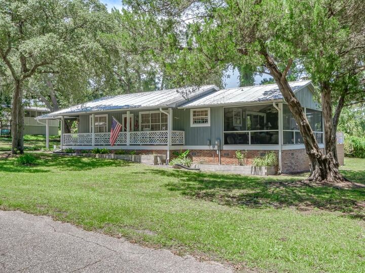 Property Photo: 111 California Street FL 32322