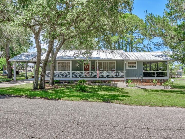 Property Photo:  111 California Street  FL 32322 