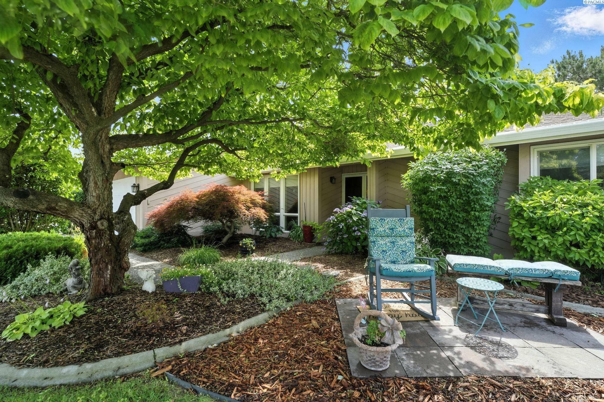 Property Photo: 2409 Michael Ave WA 99352