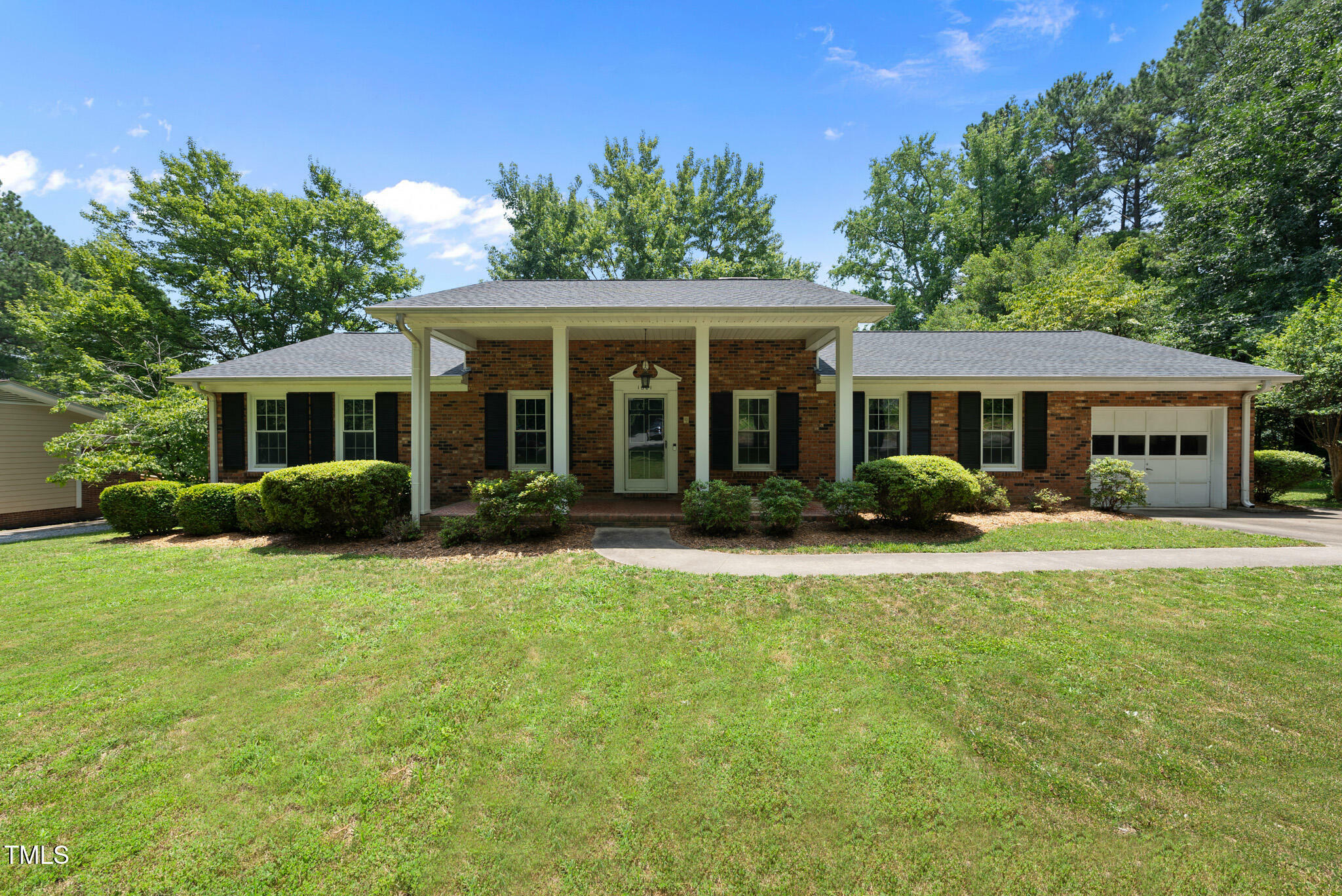 Property Photo: 1601 Redmond Drive NC 27712