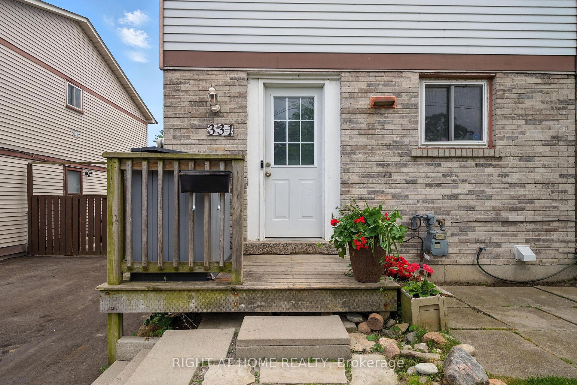 Property Photo:  331 Phillip Murray Avenue  ON L1J 1H1 