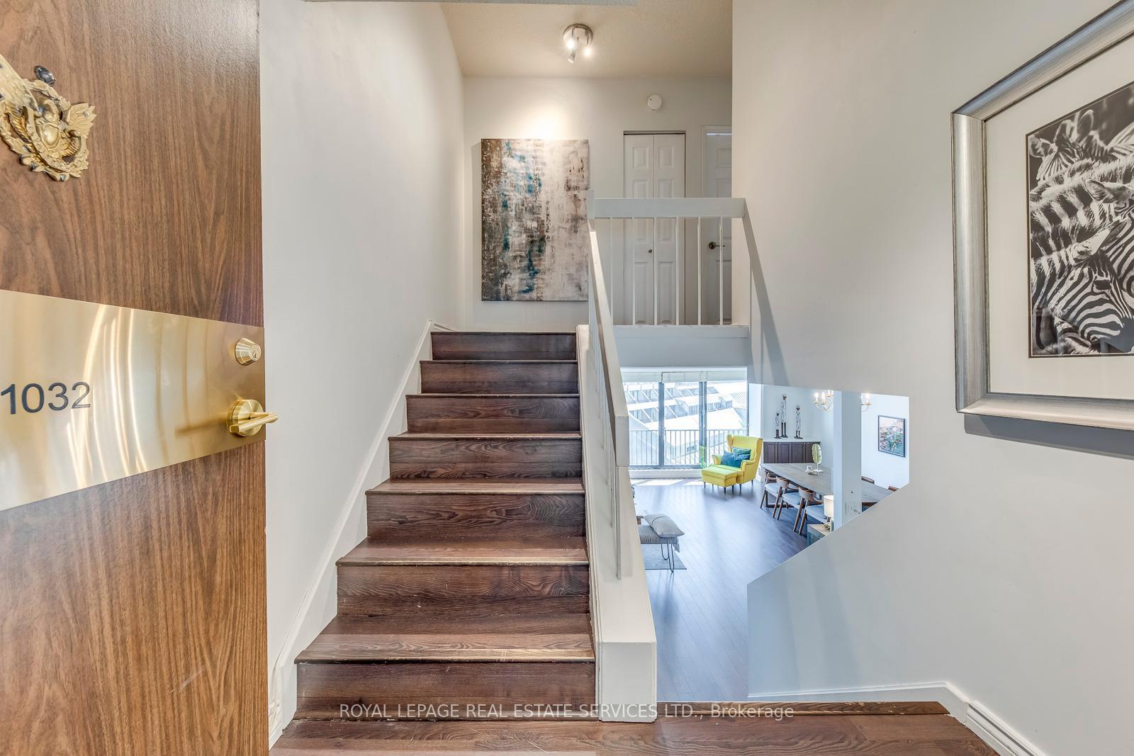 Property Photo: 33 Harbour Square SE 1032 ON M5J 2G2