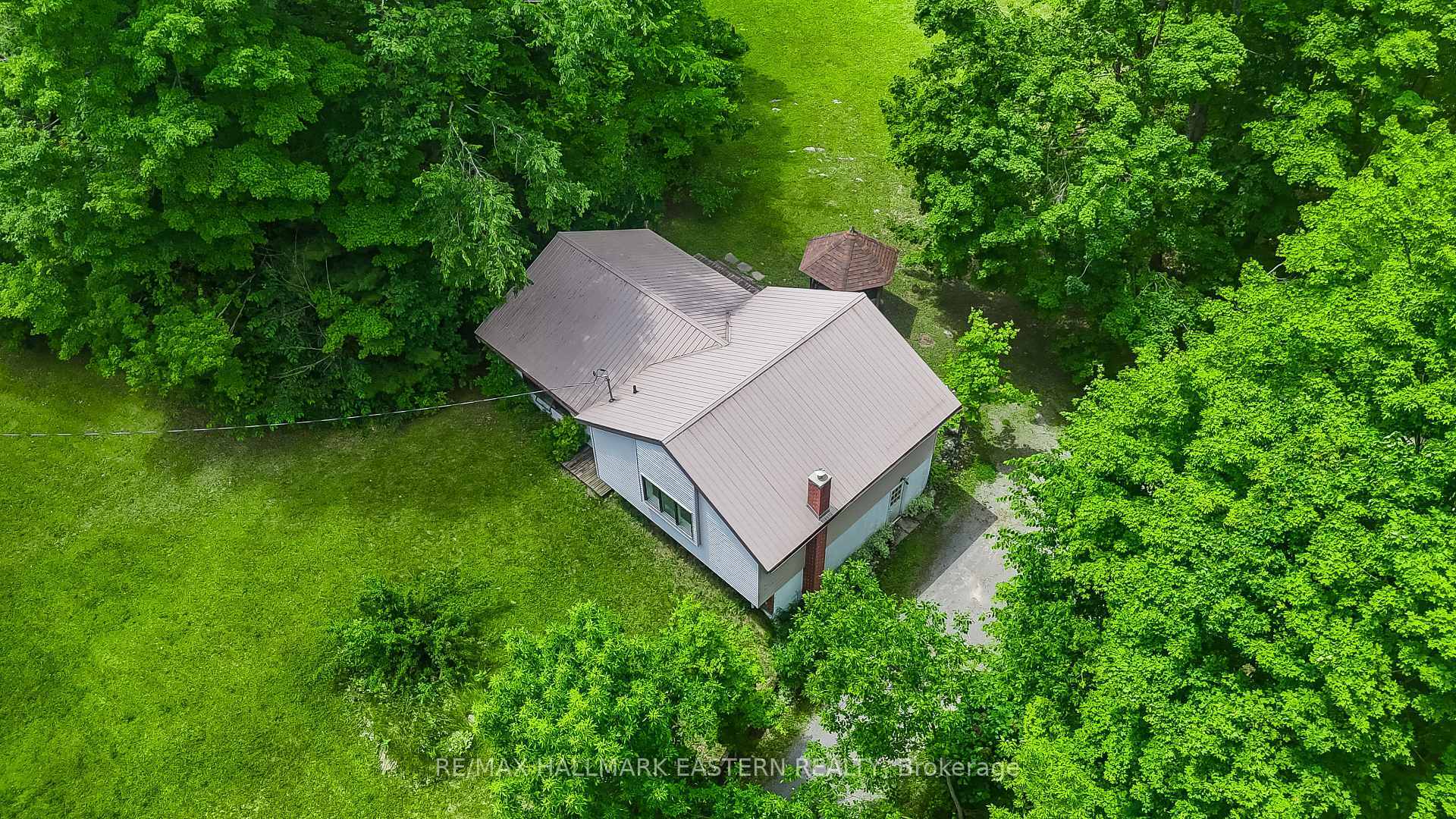Property Photo: 2890 North School Road ON K0L 1Z0