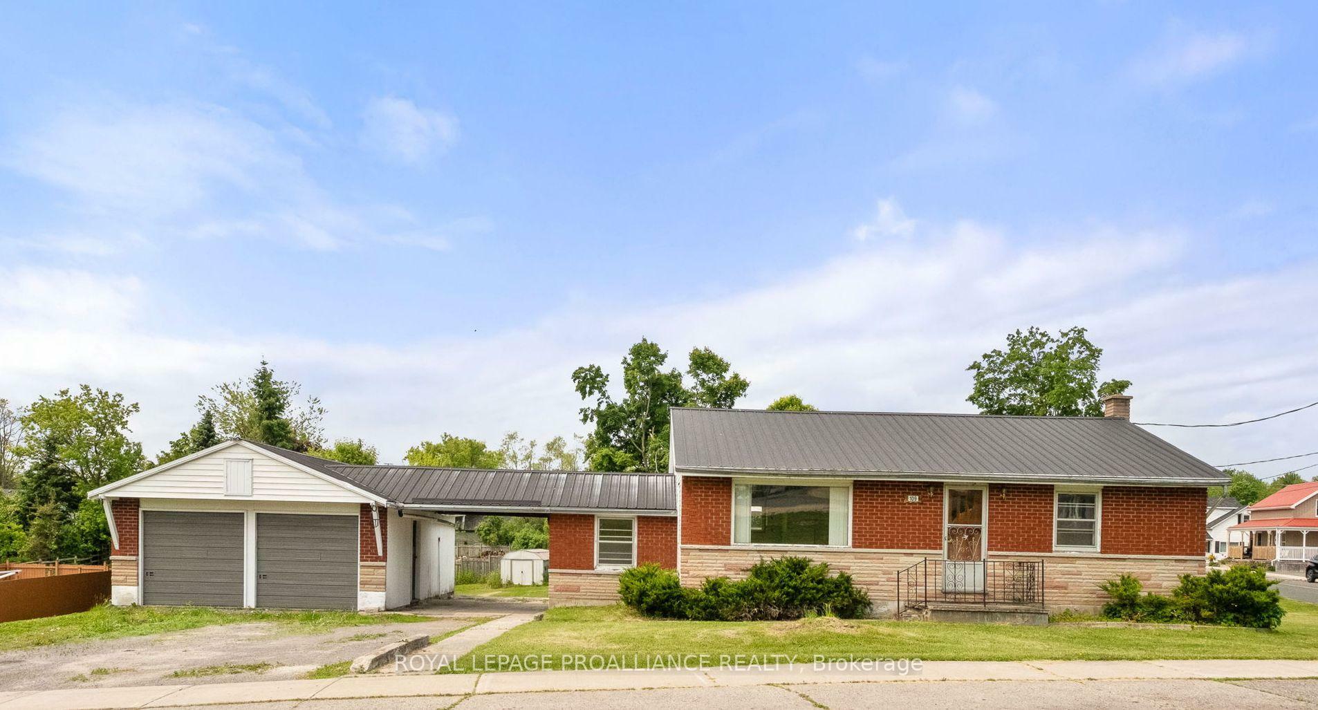 Property Photo: 109 Victoria Street ON K0L 1Y0