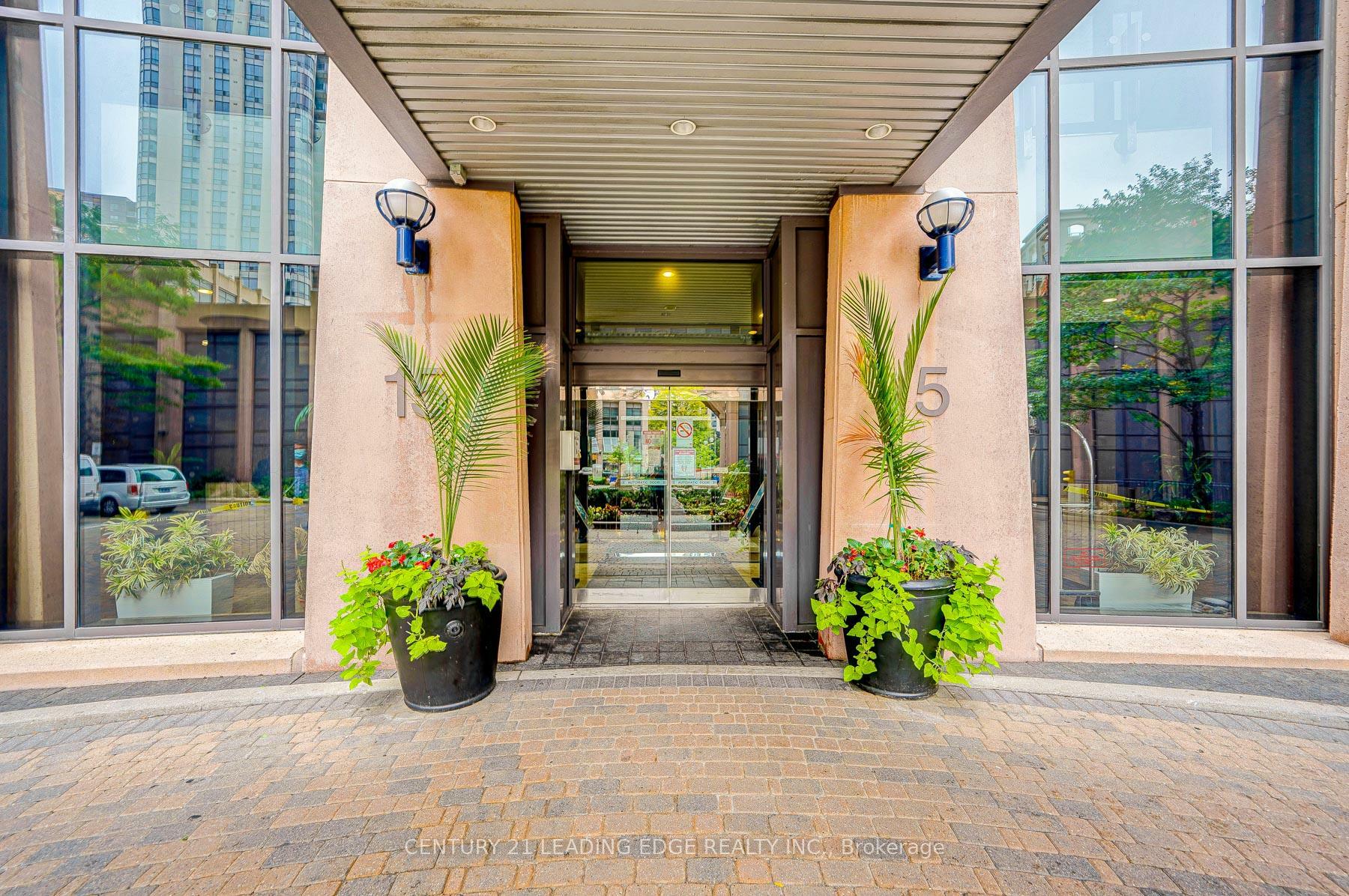Property Photo:  15 Northtown Way 624  ON M2N 7A2 