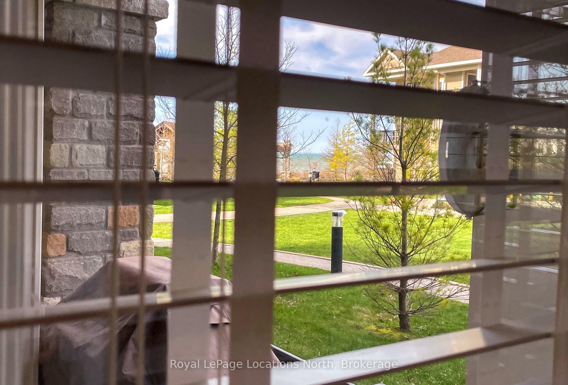 Photo de la propriété: 5 Anchorage Crescent 102 ON L9Y 0Y6