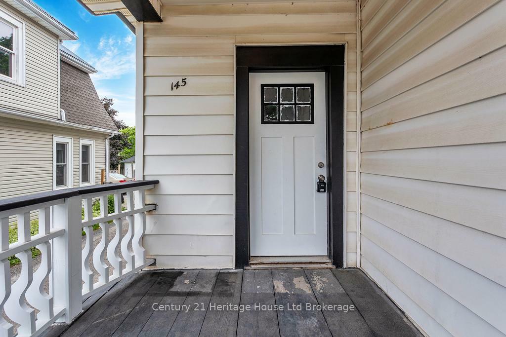 Property Photo:  145 King Street E  ON N5C 1G8 