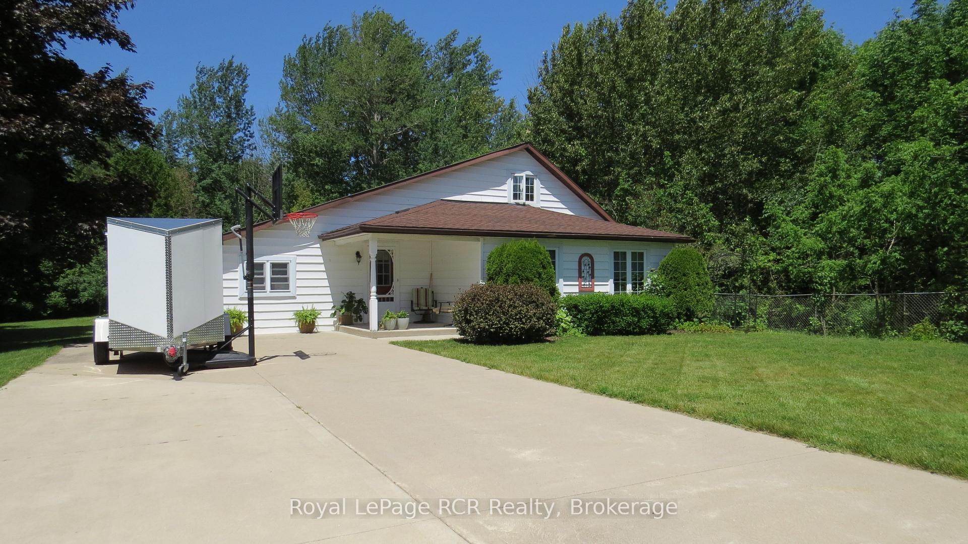 Property Photo: 164 Edward Street ON N0H 2L0
