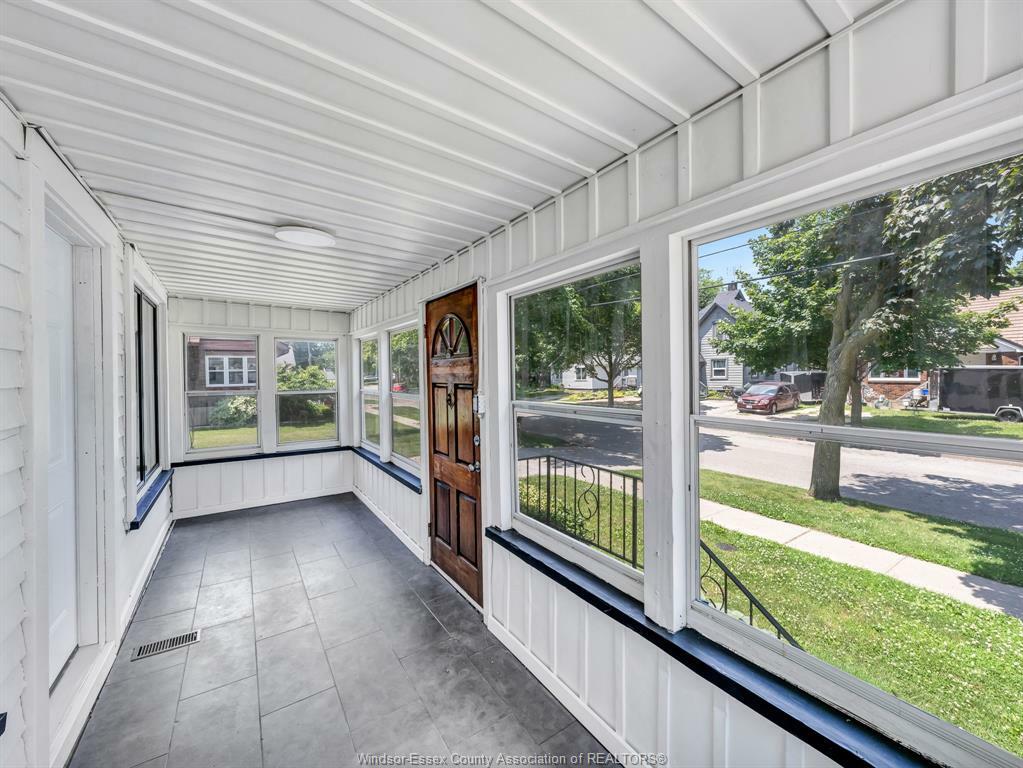 Property Photo: 44 Robinson St ON N8H 1Y8