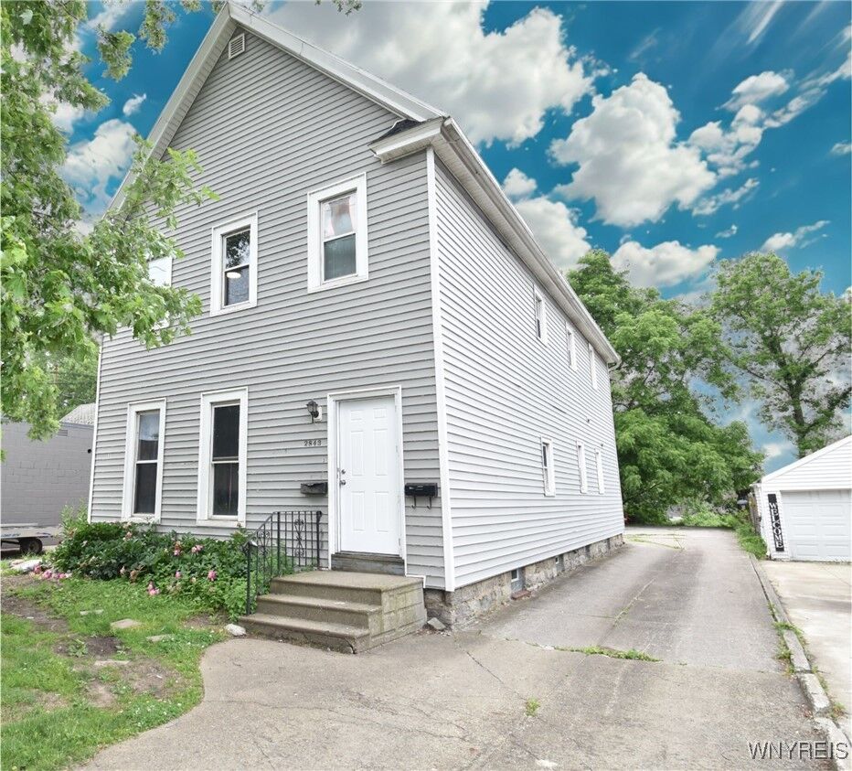 Property Photo:  2843 Seneca Street 3  NY 14224 