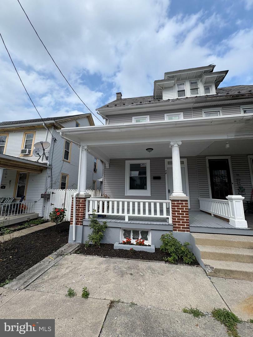 Property Photo: 40 N Grant Street PA 17078