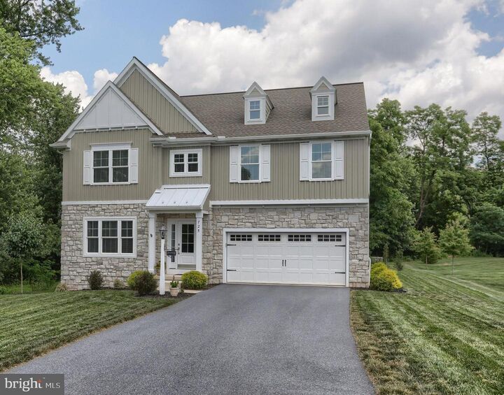 Property Photo:  725 Hampton Court  PA 17112 