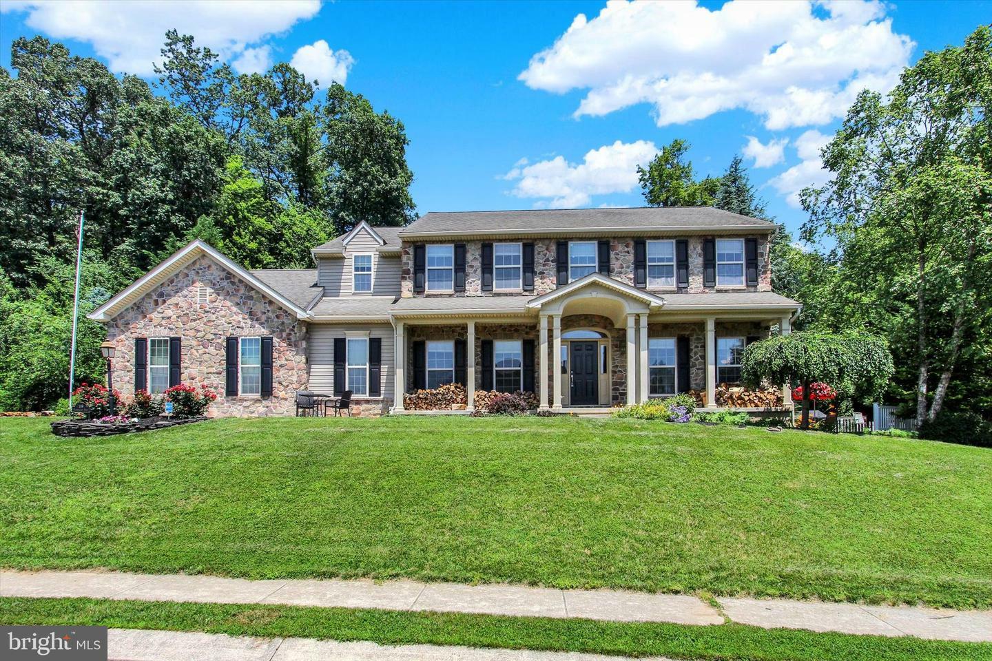 119 Farmington Drive  York PA 17407 photo