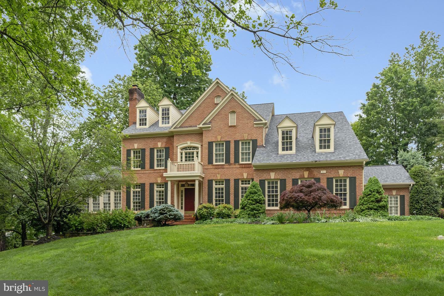 7811 Crownhurst Court  McLean VA 22102 photo