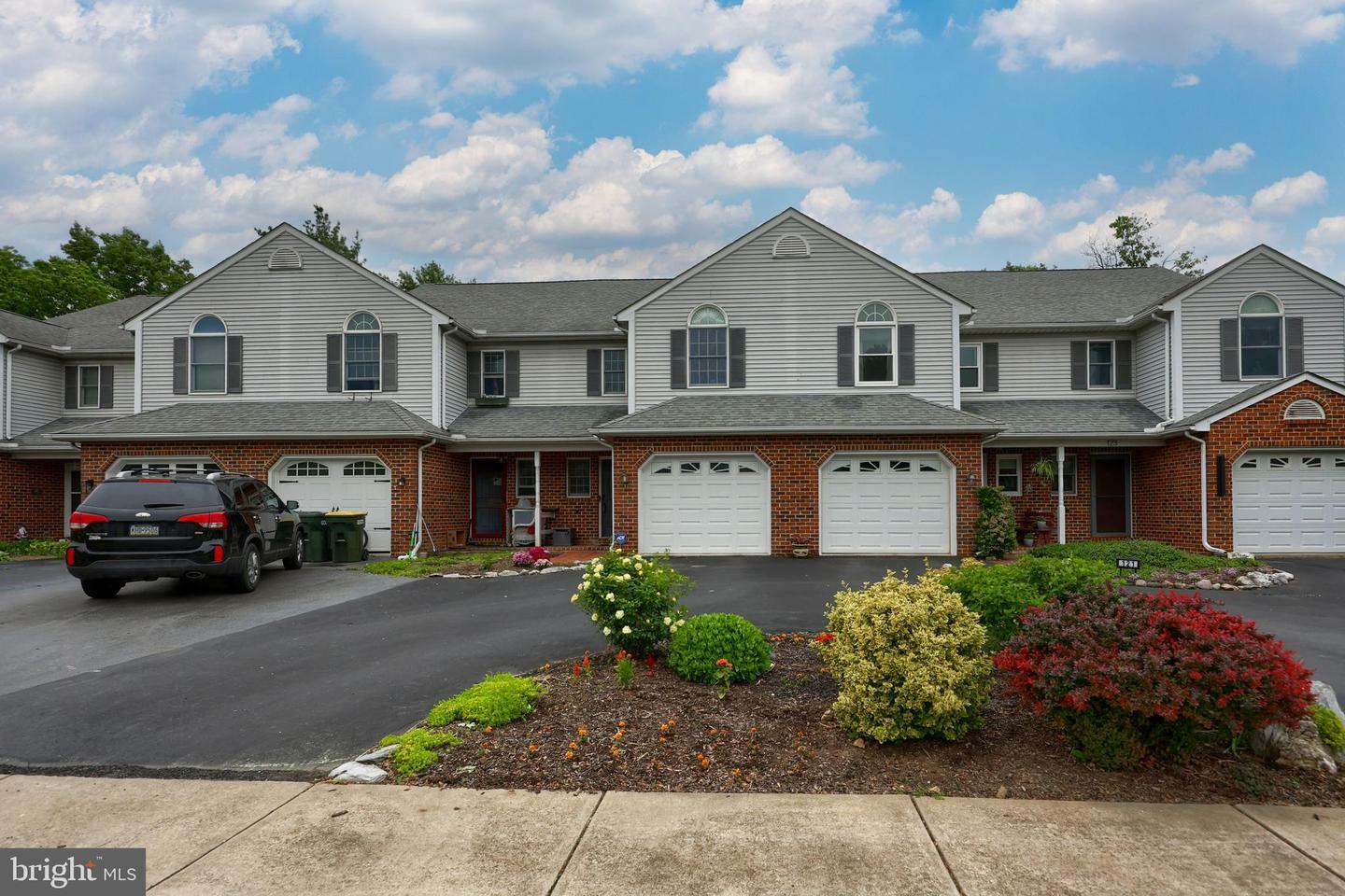 Property Photo: 119 Pepperton Court PA 17543