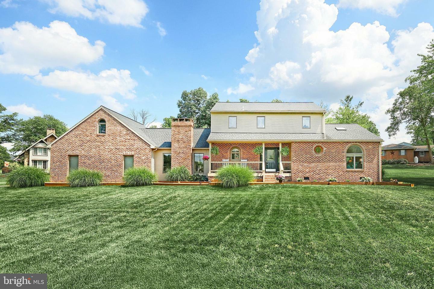 Property Photo: 543 Lake Meade Drive PA 17316
