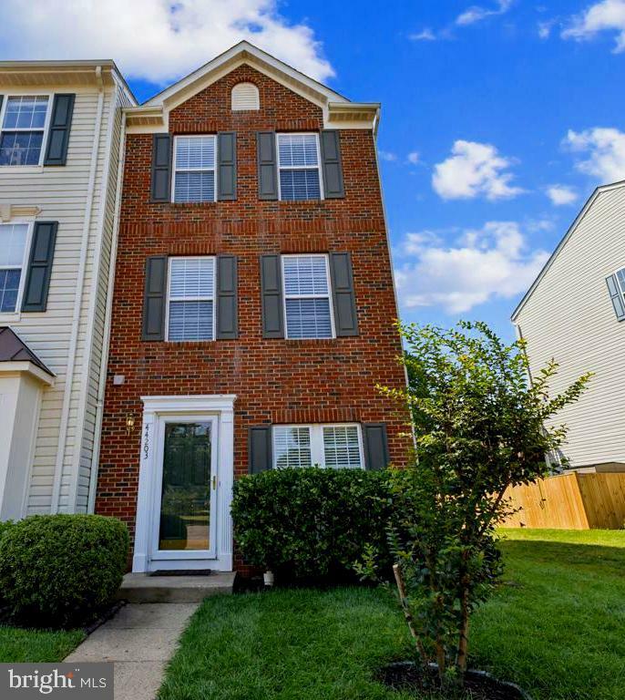 Property Photo: 44203 Litchfield Terrace VA 20147