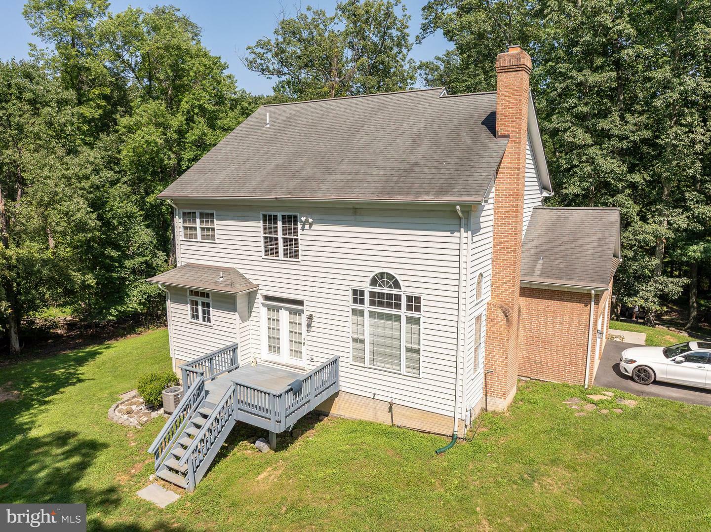 Property Photo: 19033 Otley Road VA 20132