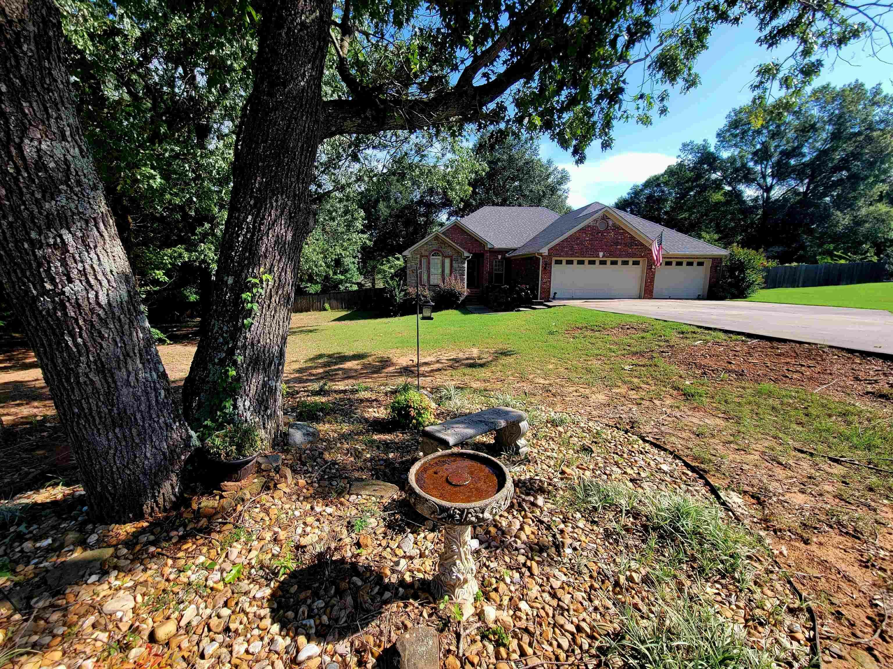 Property Photo:  26 Auburn Hills  AR 72058 