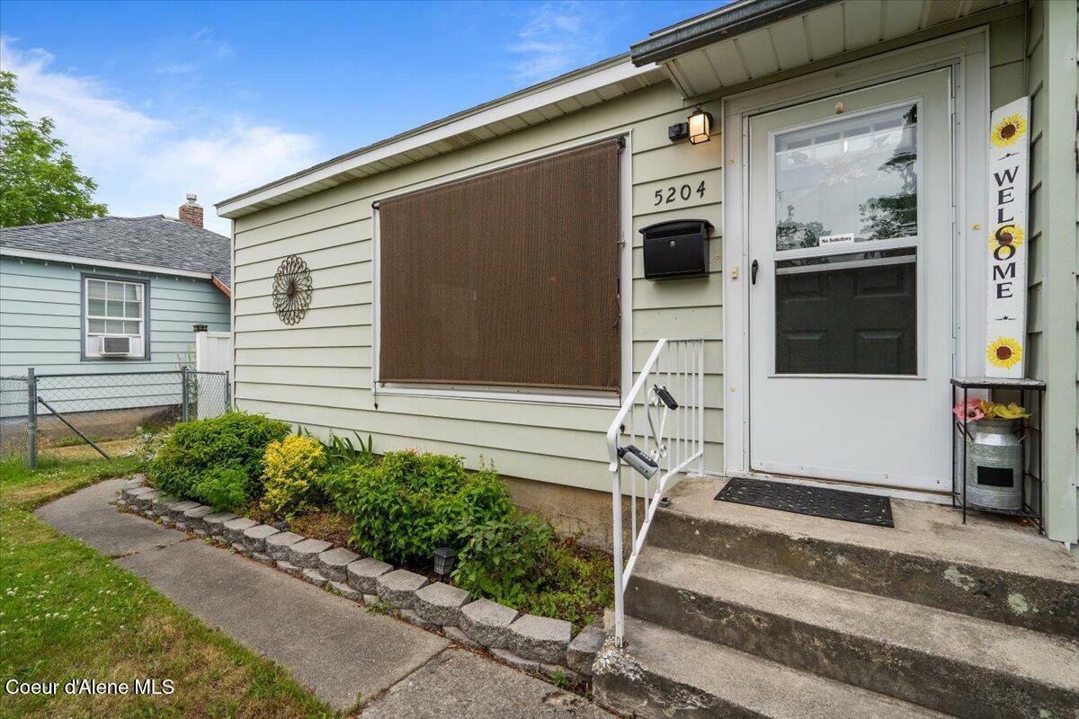 Property Photo: 5204 N Belt Street WA 99205