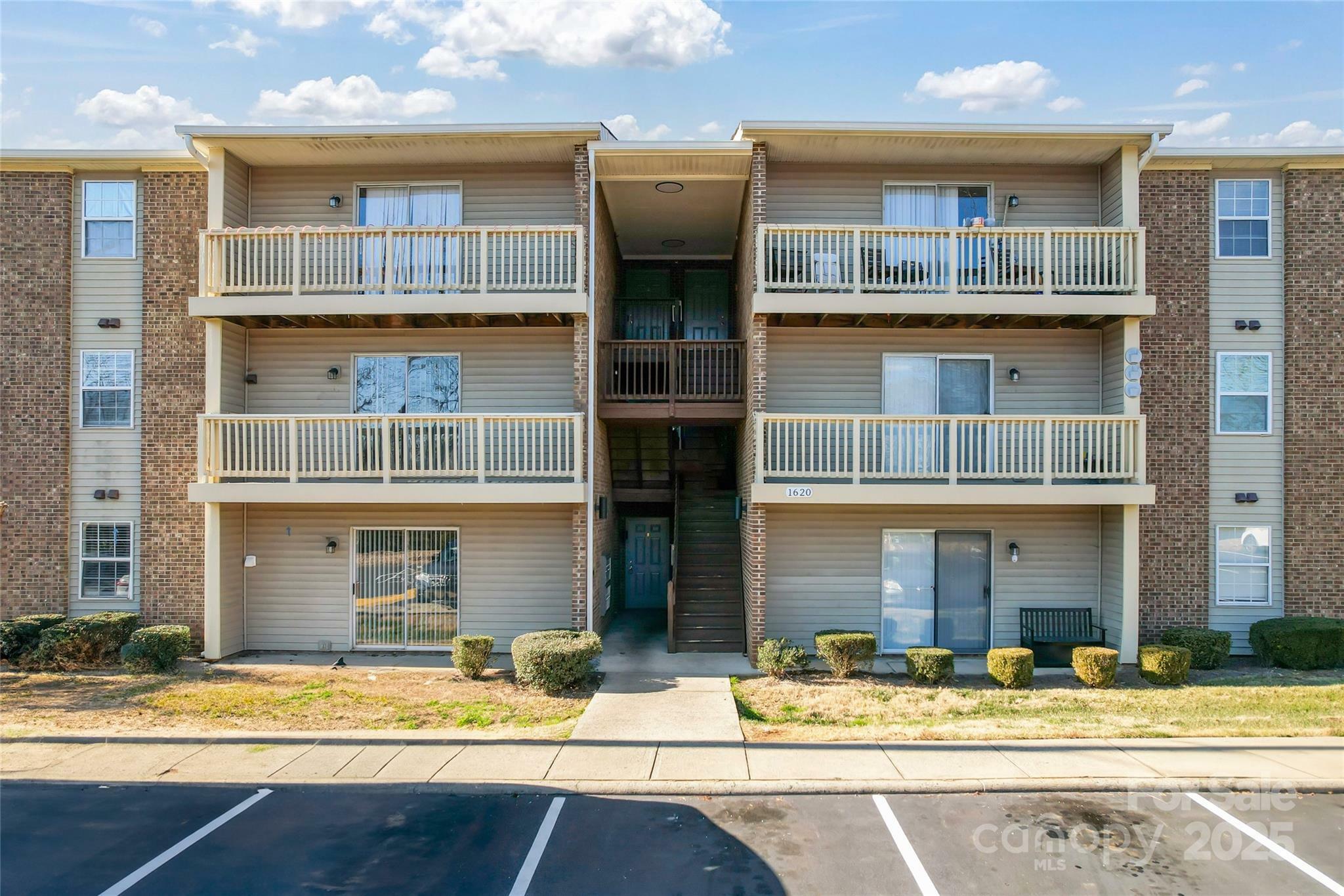 Property Photo: 1620 #K Arlyn Circle K NC 28213