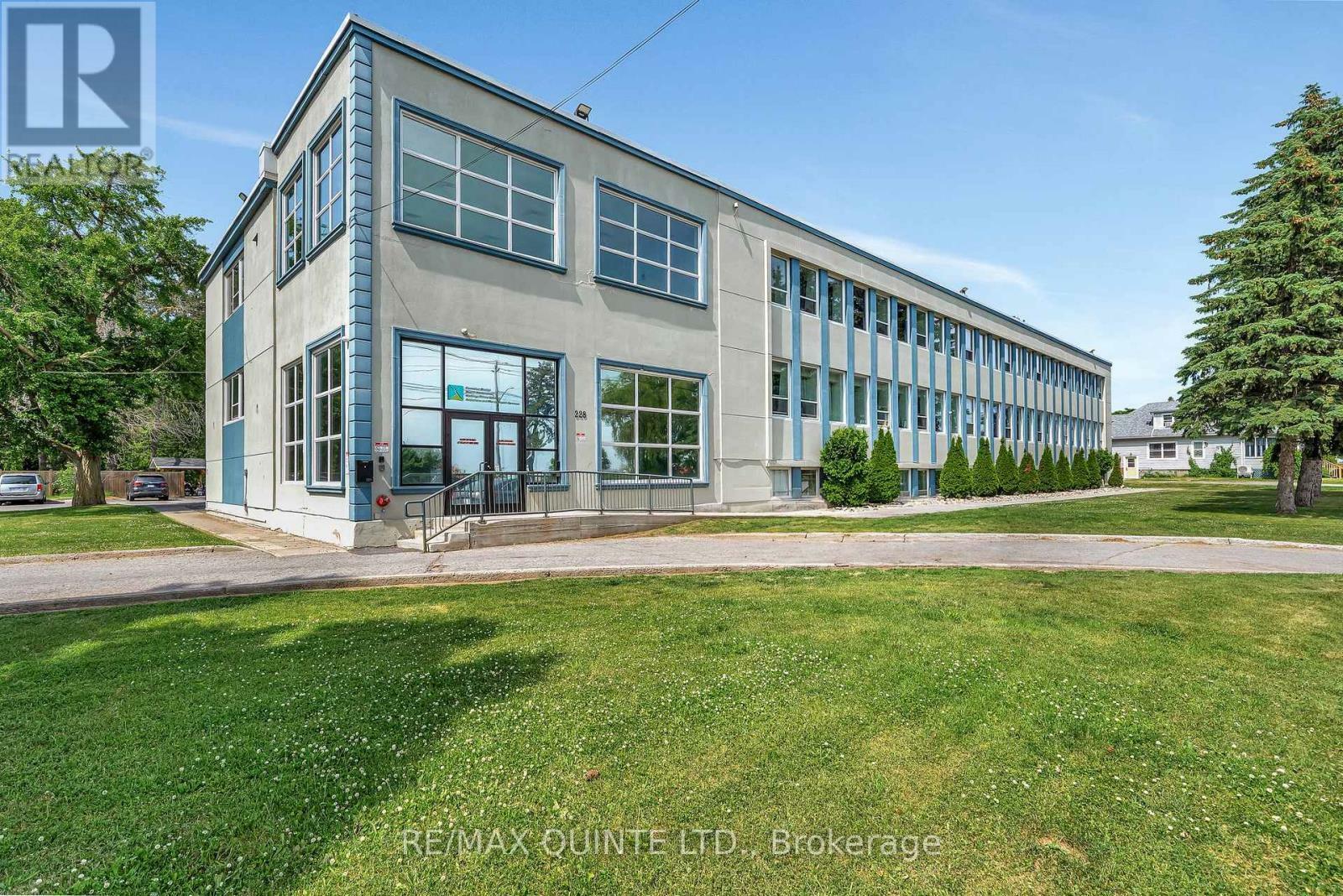 Property Photo:  228 Dundas Street East  ON K8N 1E4 