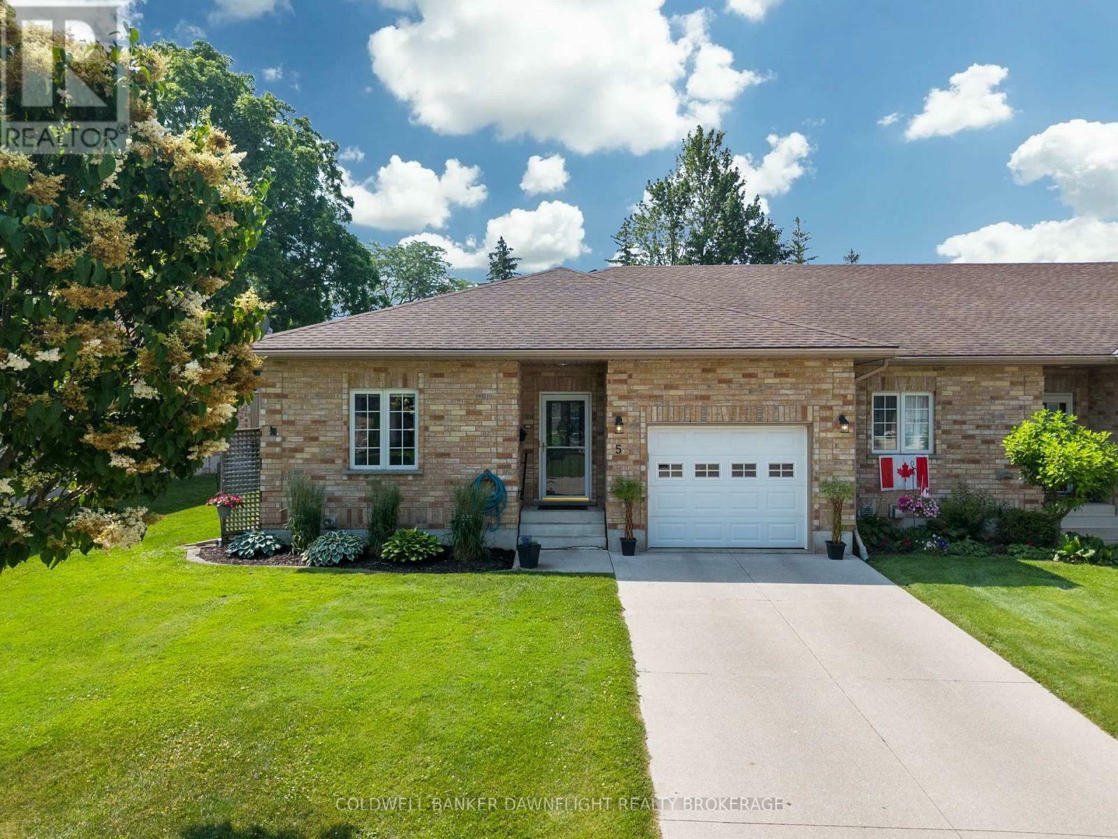 Property Photo: 5 Somerset Street ON N0M 1S2