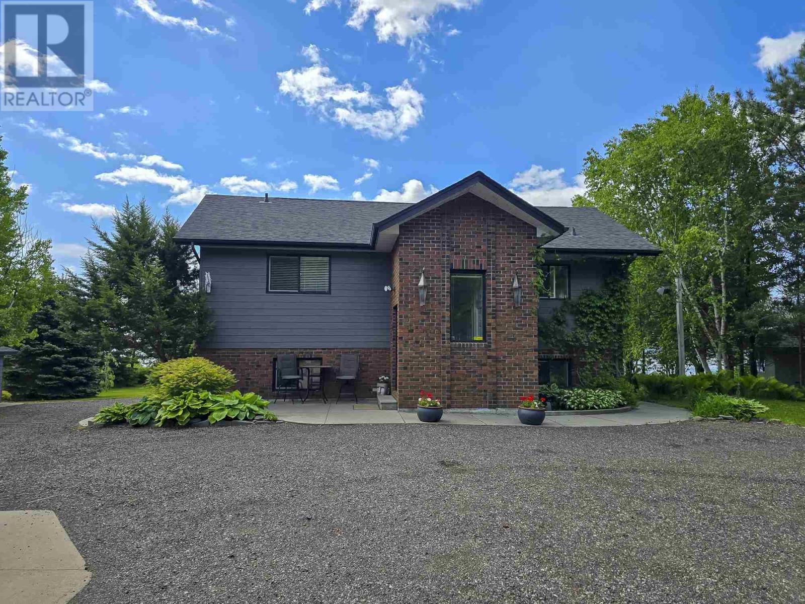 Property Photo: 100 Island Ave ON P7L 0C1