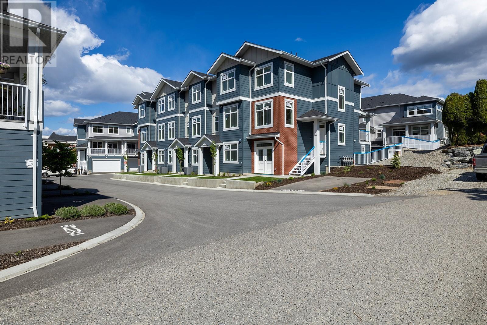 Photo de la propriété: 5300 Main Street 112 BC V1W 0C1