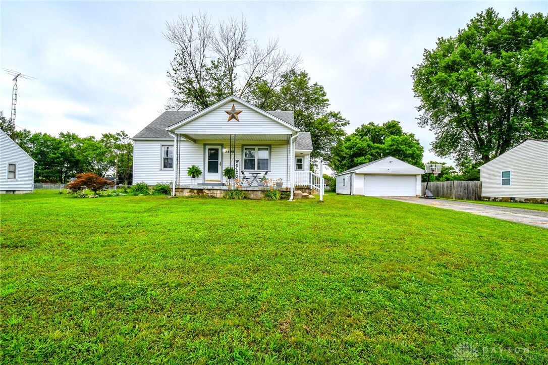 Property Photo:  3890 Angus Lane  OH 45439 