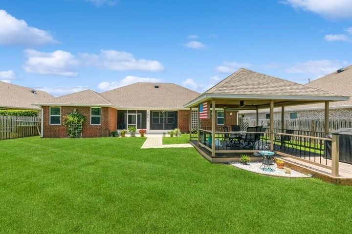 Property Photo: 221 Sweet Tea Lane FL 32439