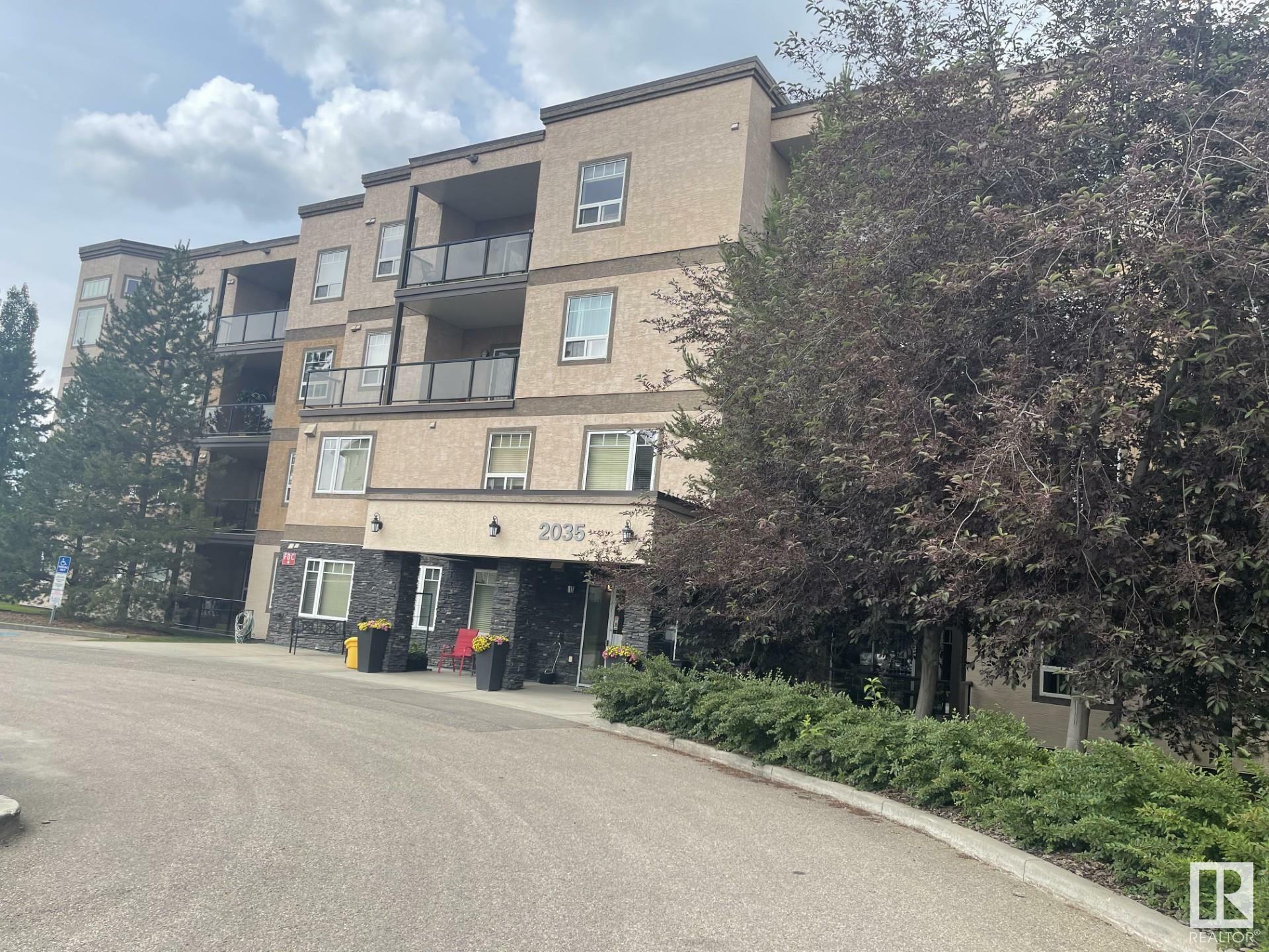Property Photo: 2035 Grantham Cournt NW 105 AB T5T 3X4