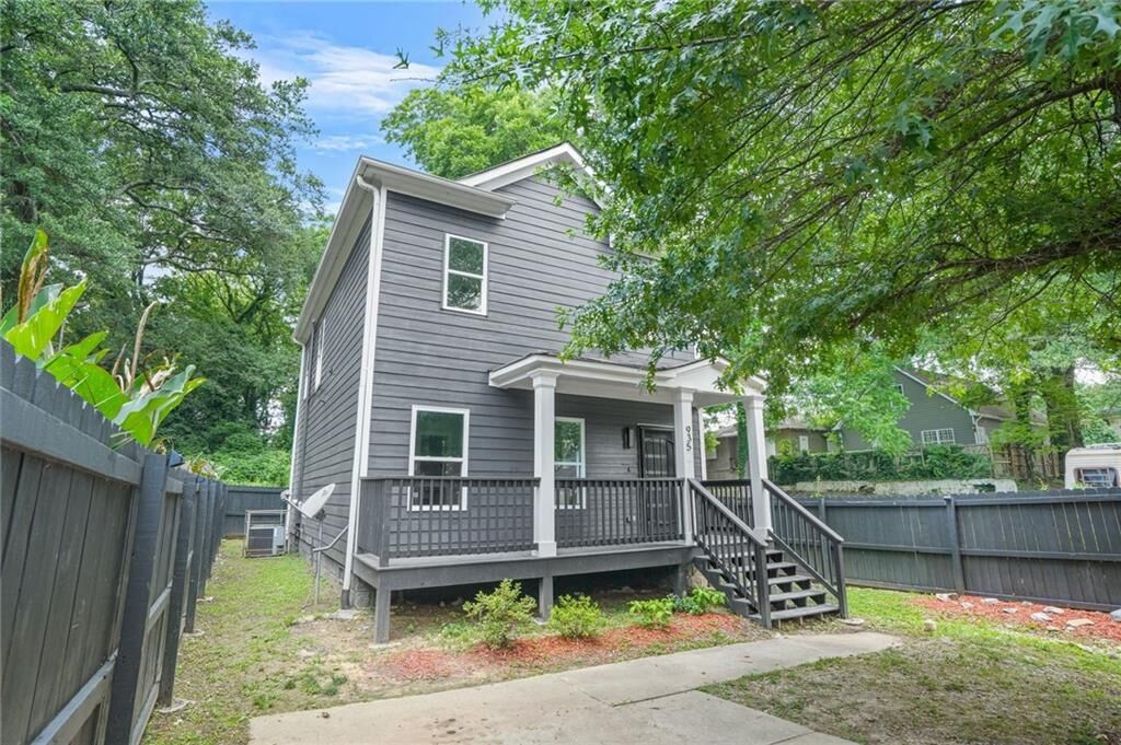 Property Photo:  935 Pelham Street NW  GA 30318 