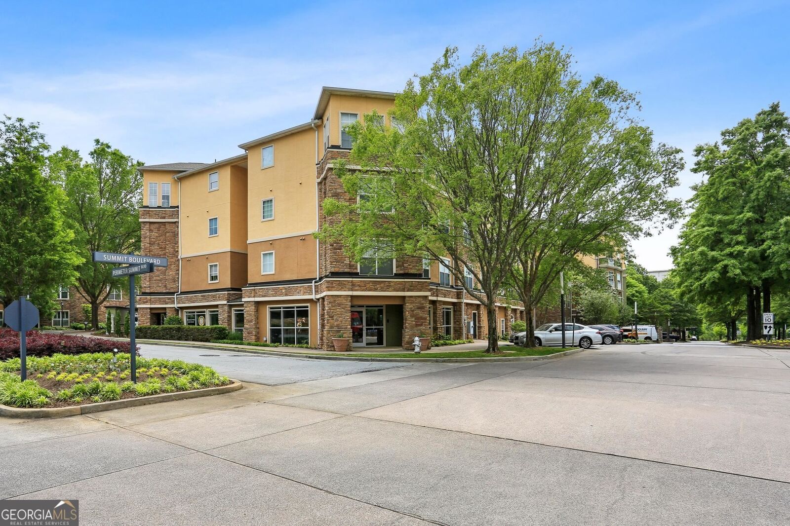 Property Photo:  10 Perimeter Summi Boulevard 3106  GA 30319 