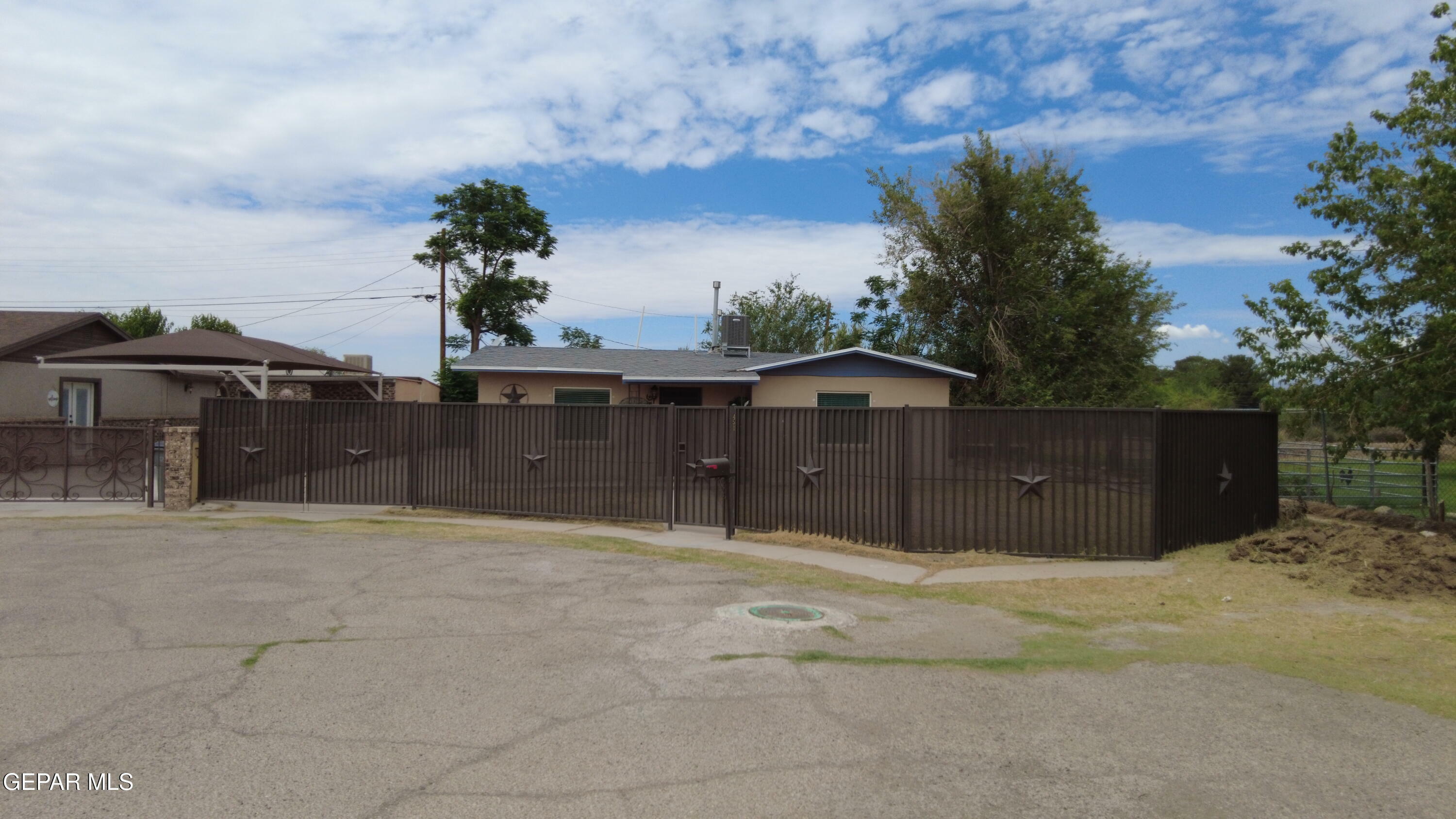 Property Photo:  451 Chapel Place  TX 79907 