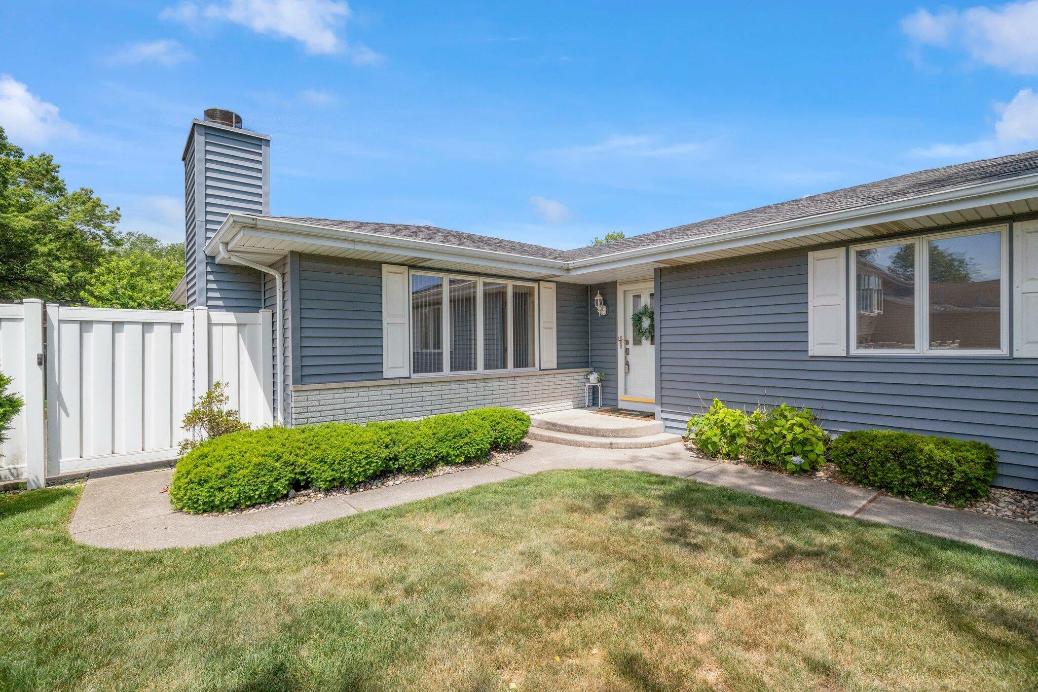 Property Photo:  638 N Lillian Avenue  IN 46319 