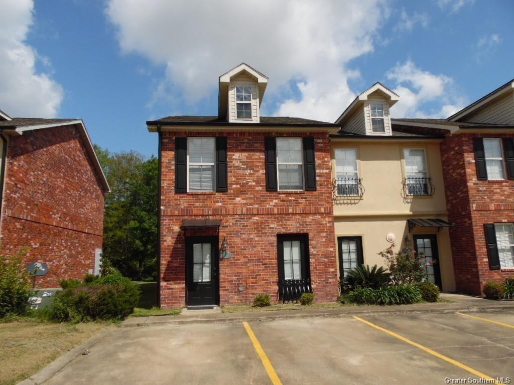 Property Photo: 4400 Brown Street Q LA 70607