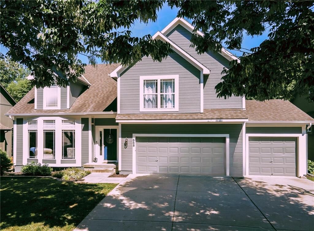 Property Photo: 668 N Diane Drive KS 66061