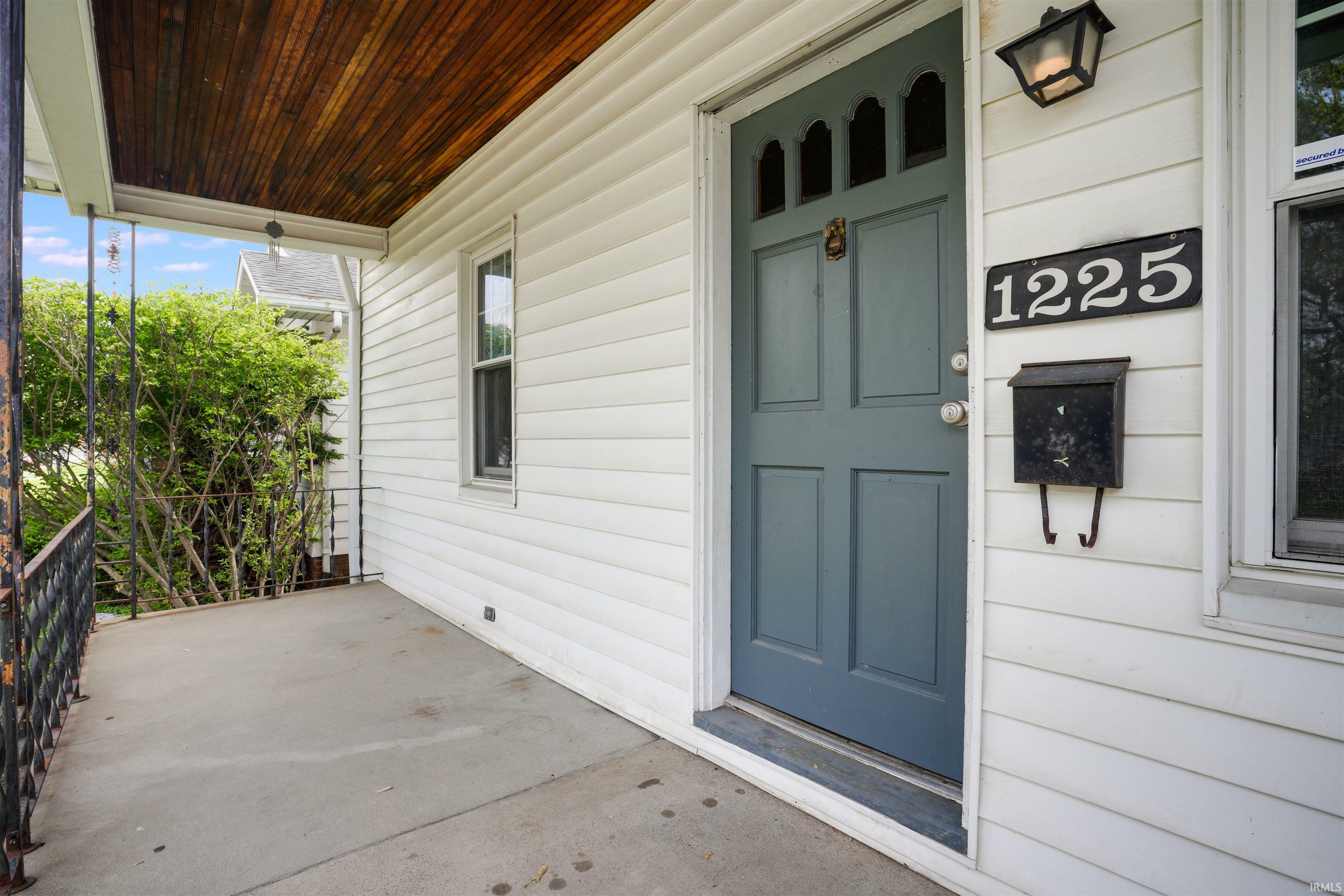 Property Photo: 1225 S Harlan Avenue IN 47714