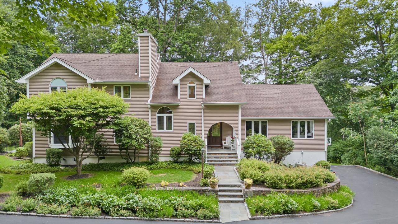 Property Photo: 5 Plum Court NY 10536