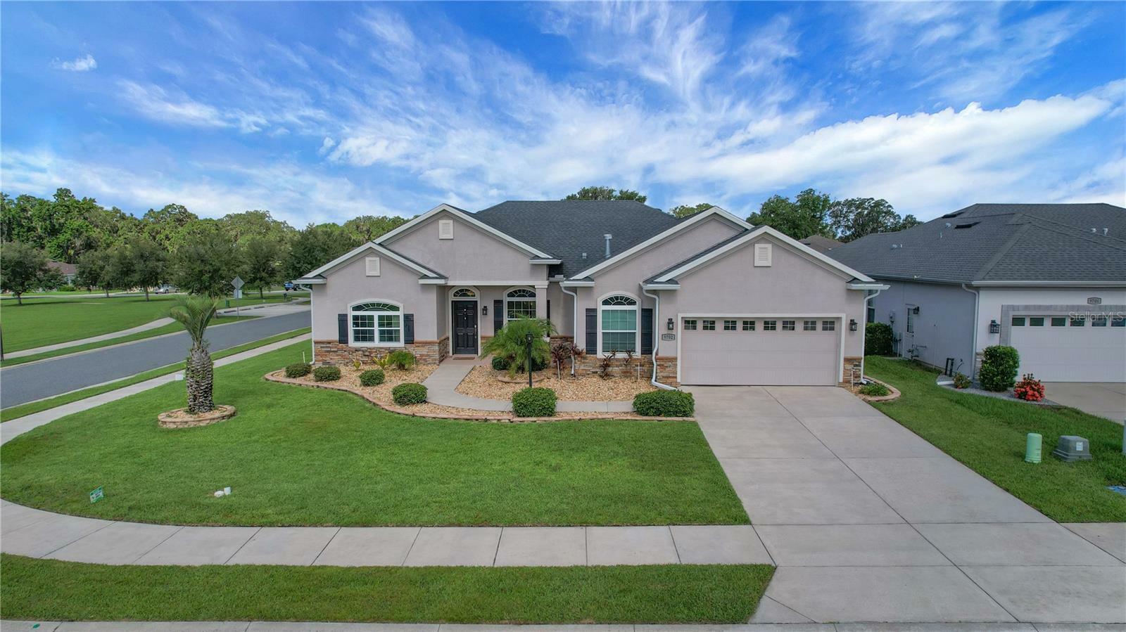 Property Photo: 9702 Pepper Tree Place FL 34785