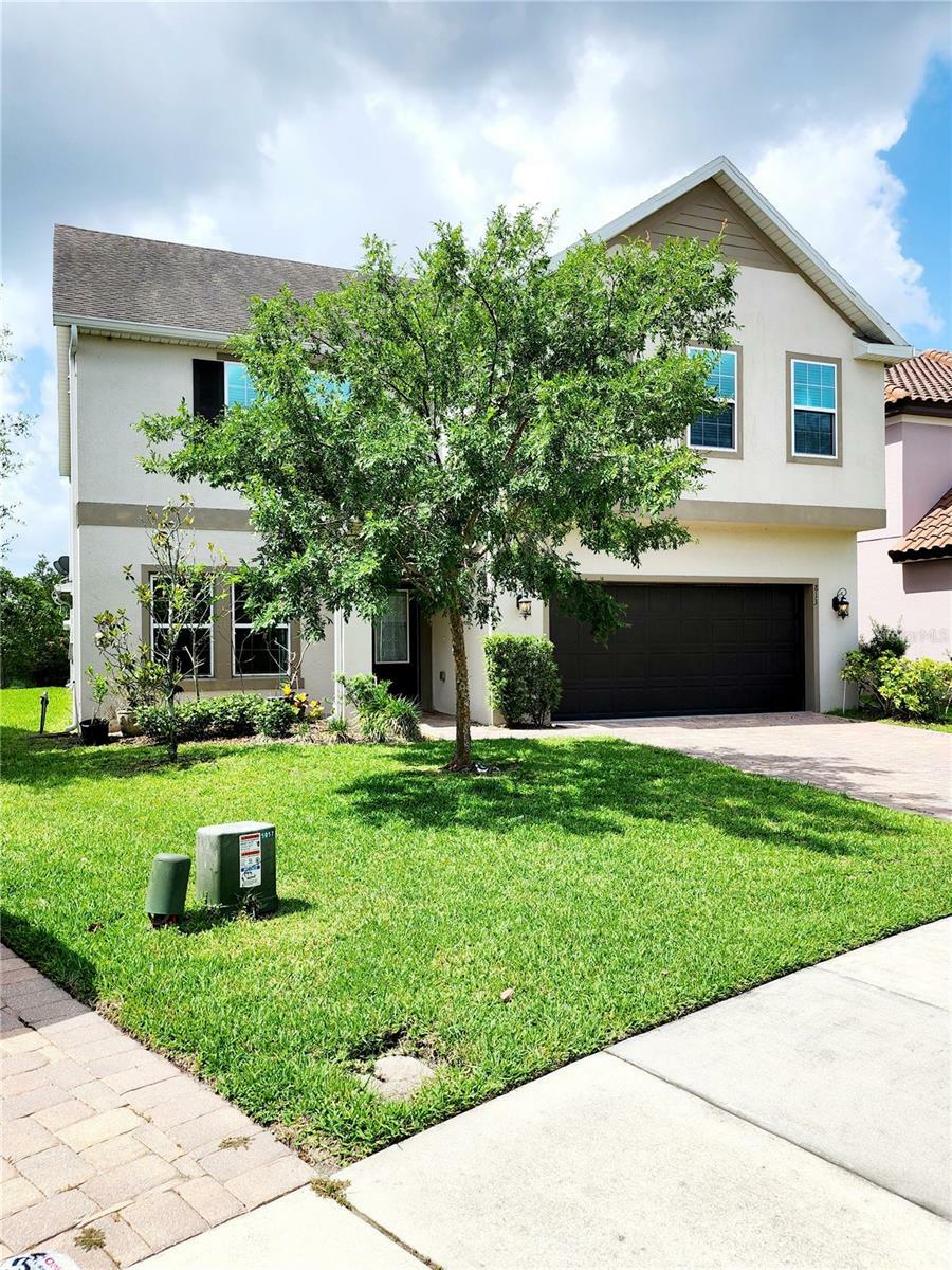 Property Photo: 813 Marsh Reed Drive FL 34787