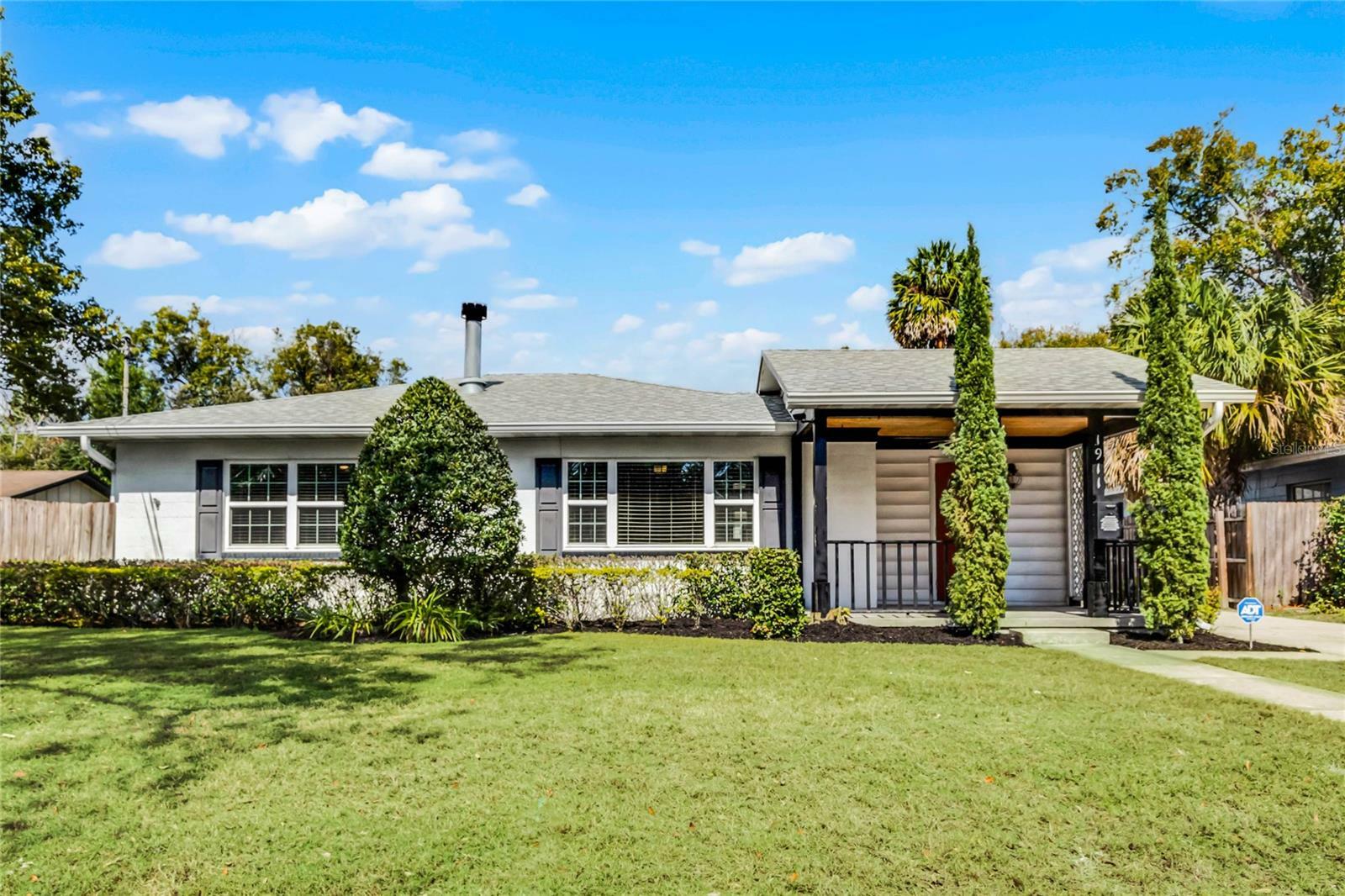 Property Photo: 1911 Canton Street FL 32803