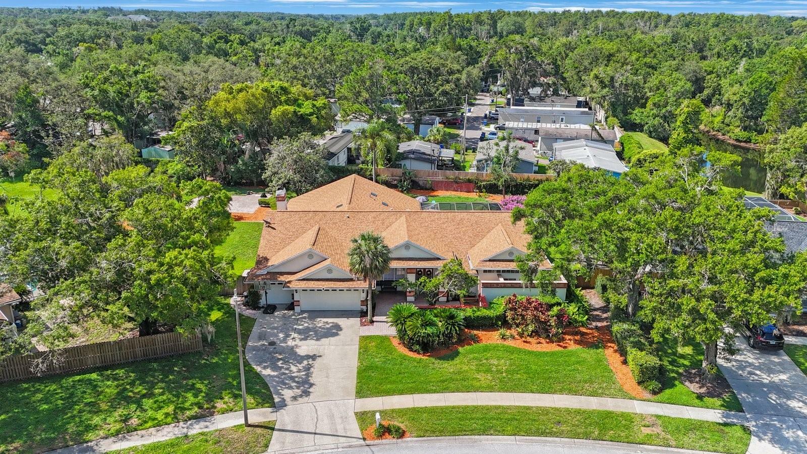 Property Photo:  512 Crystal Grove Boulevard  FL 33548 