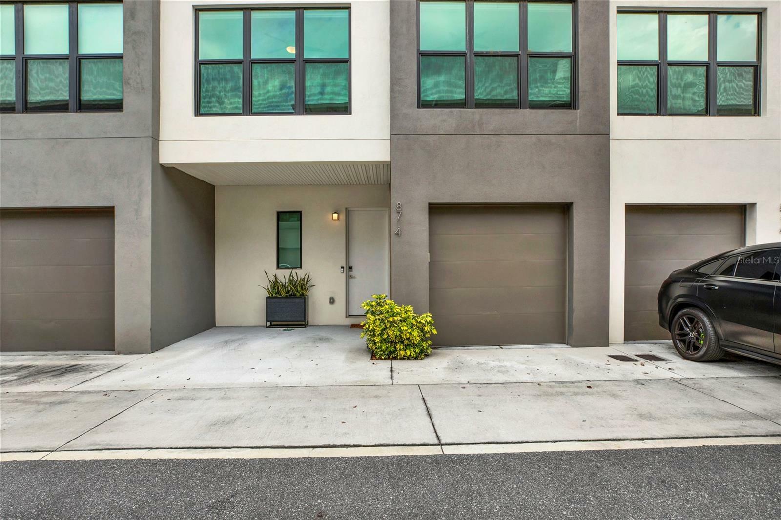 Property Photo:  8714 Palm Ranches Place  FL 33614 